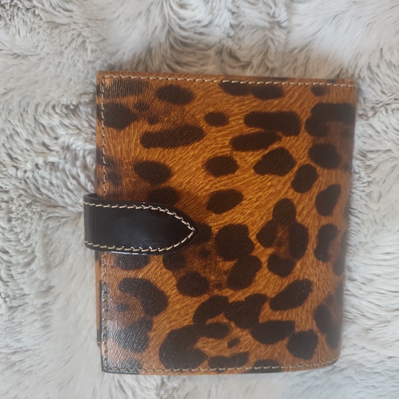 Dooney & Bourke Leopard Print wallet - Picture 2 of 4